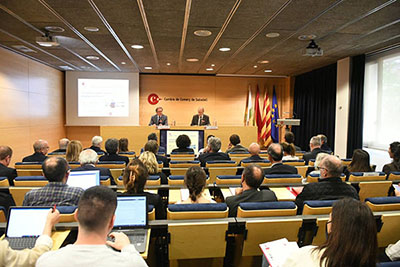 El conseller Giró durant la seva intervenció a la Cambra de Comerç de Sabadell