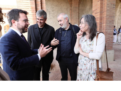 El president Aragonès a la inauguració del celler amb els arquitectes.