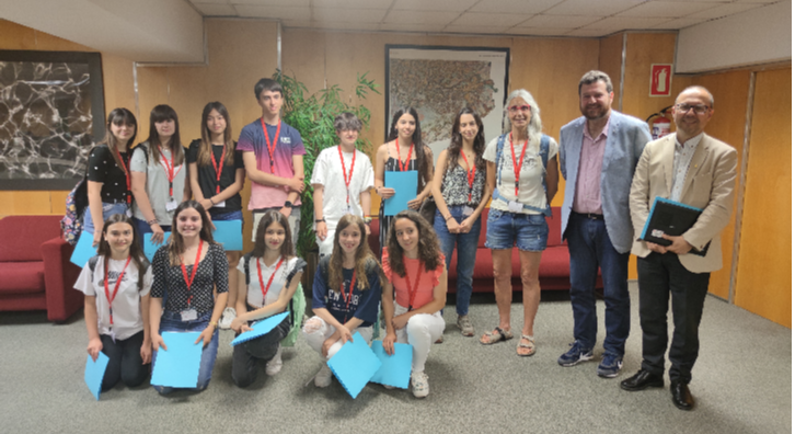Sanglas i Samitier, amb alumnes de FEDAC Sant Vicenç i l'escola l'Estel de Granollers, l'activista de FFF Maria Serra, i la representant de la Fundació Kilian Jornet Nuria Burgada. 