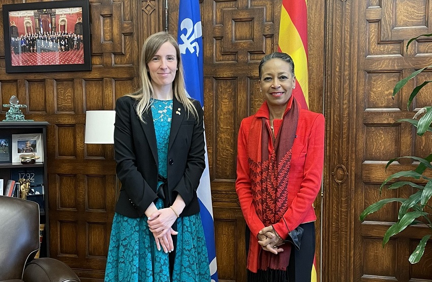 La consellera Alsina i la ministra de Relacions Internacionals i de la Francofonia quebequesa, Nadine Girault.
