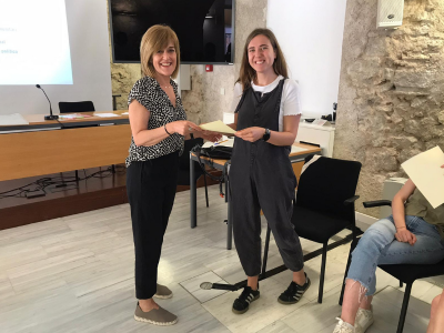 Entrega de certificats Includ-UE de la directora dels Serveis Territorials a Girona del Departament d'Igualtat i Feminismes Marta Casacuberta