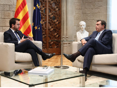 El president ha rebut aquest matí el vicepresident de la Comissió Europea al Palau de la Generalitat. (Fotografia: Jordi Bedmar)