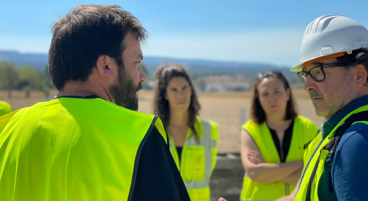 El director de l'ARC, Isaac Peraire, aquest dijous, durant la visita a les obres de la futura planta de compostatge de Malla, que es finançarà amb un dels ajuts anunciats.