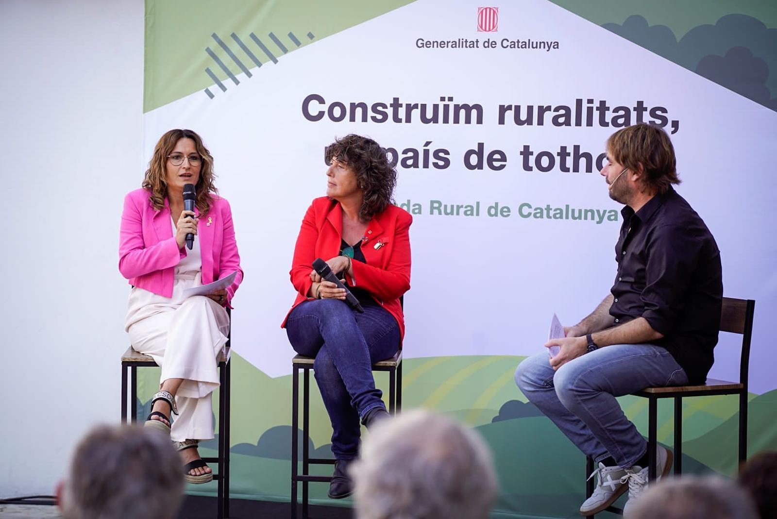 Les conselleres Vilagrà i Jordà presenten el procés d'elaboració de l'Estatut dels municipis rurals