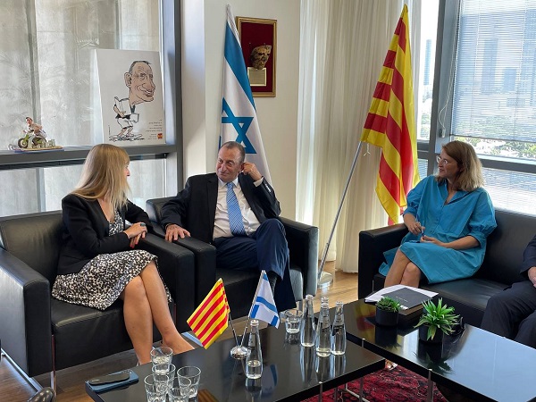 La consellera Alsina s’ha reunit amb l’alcalde de Tel-Aviv, Ron Huldai.