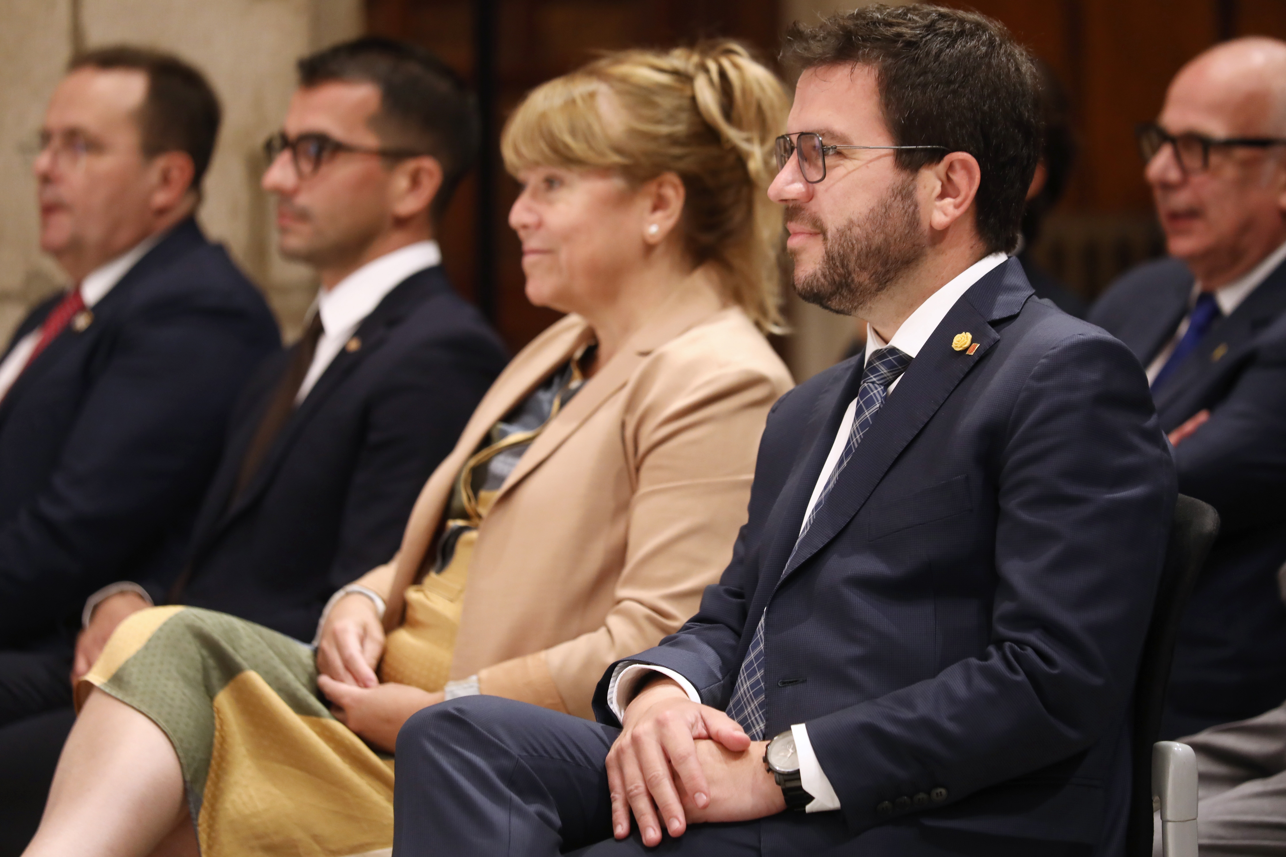 El president Aragonès i la consellera Garriga durant l'acte sobre l'Any Fuster.