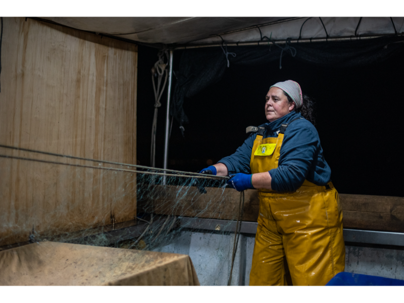 La primera taula rodona permetrà conèixer la visió de les dones que treballen en el sector productor primari, pesquer i aqüícola, ja sigui del camp d¿armadora, de pescadora, biòloga o aqüicultora