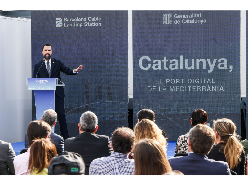 El conseller d¿Empresa i Treball, Roger Torrent i Ramió, inaugura el Barcelona Cable Landing Sation