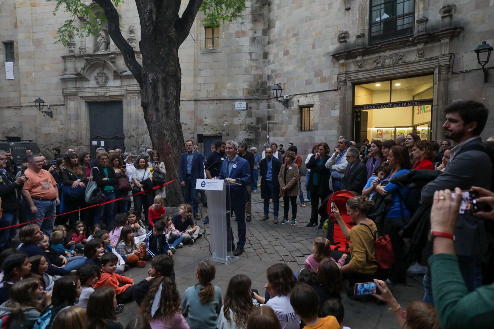 Integració a la xarxa pública de l'Escola Sant Felip Neri de Barcelona
