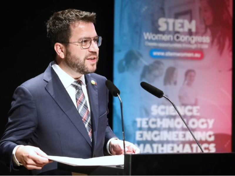 El president Aragonès durant la cloenda de l'STEM Women Congress.
