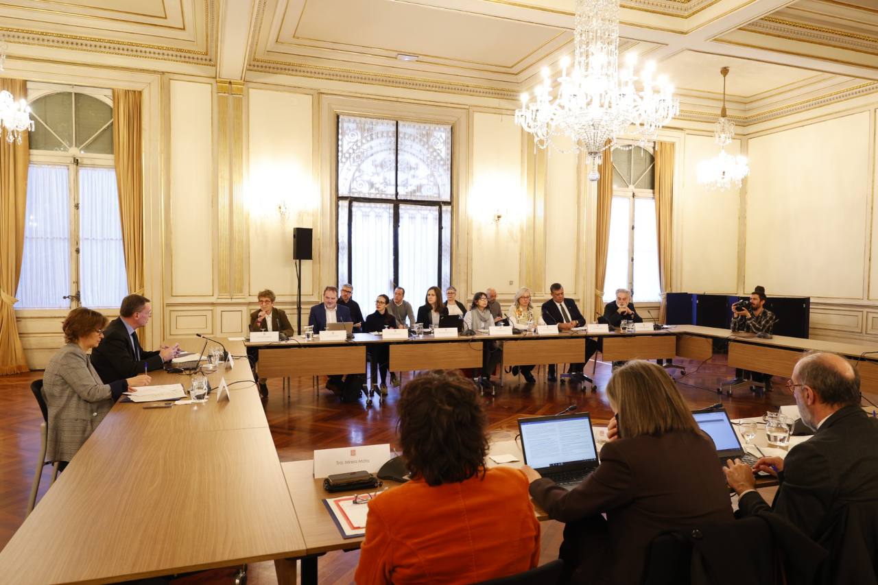 La titular d’Acció Exterior i Unió Europea ha presidit el Consell de la Catalunya Exterior que ha tingut lloc al Palau de Pedralbes.