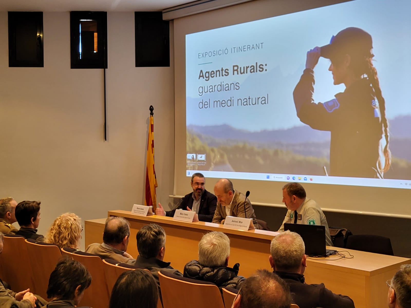 Inauguració de l'exposició itinerant "Agents rurals: guardians del medi natural" a Tremp.