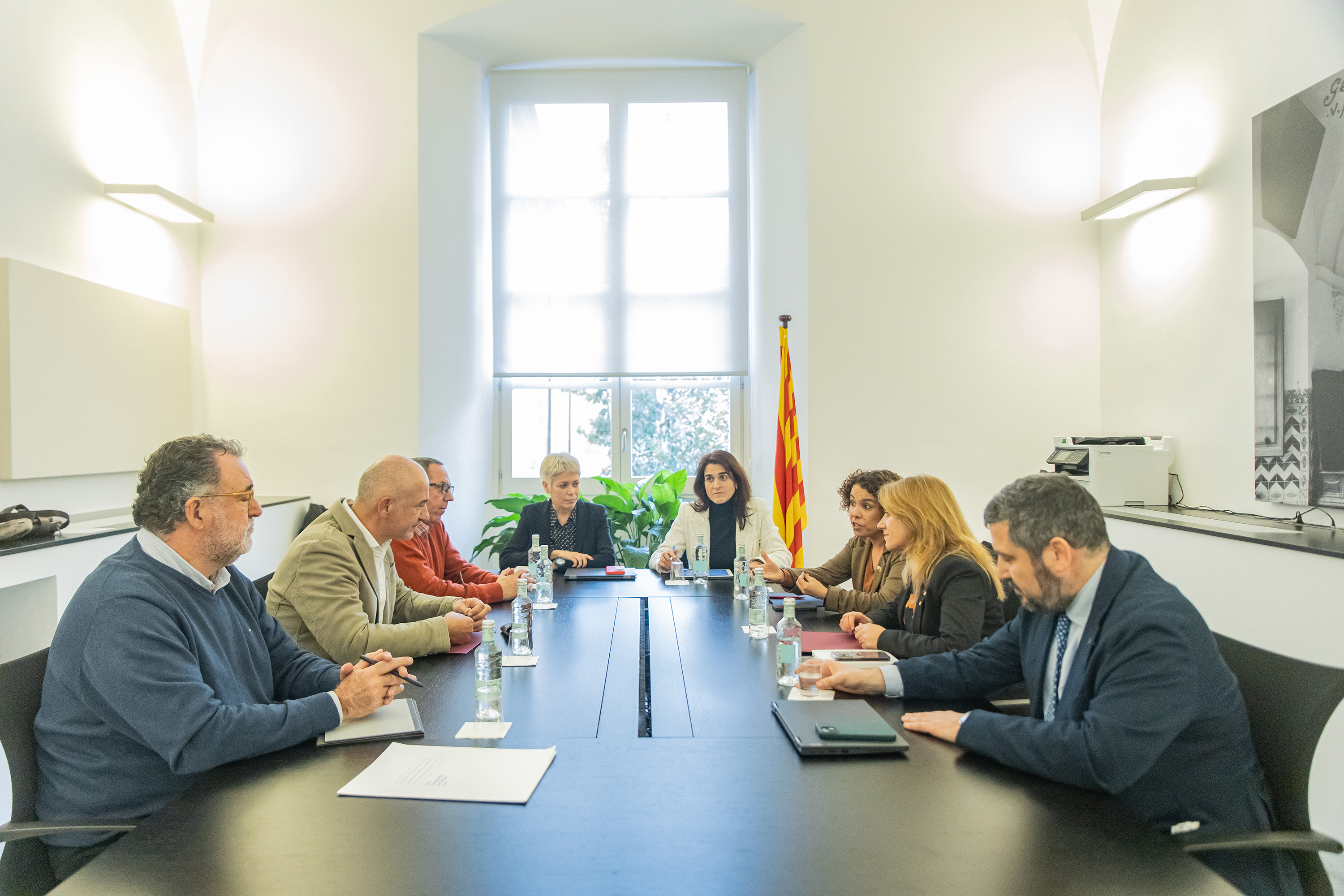 Reunió de la consellera Mas Guix, i el director del Patrimoni, Josep Maria Aguirre, amb representants de la Universitat de Girona 