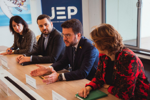 El president Aragonès i la consellera Serret durant la trobada amb el president de la JEP (foto: Arnau Carbonell)
