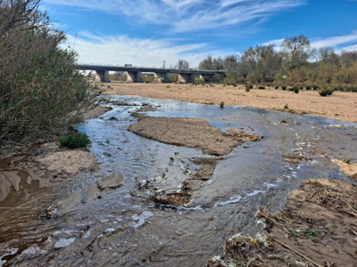 Aportació d'aigua regenerada al tram final del riu la Tordera des de l'Estació de Regeneració d'Aigua de Blanes.