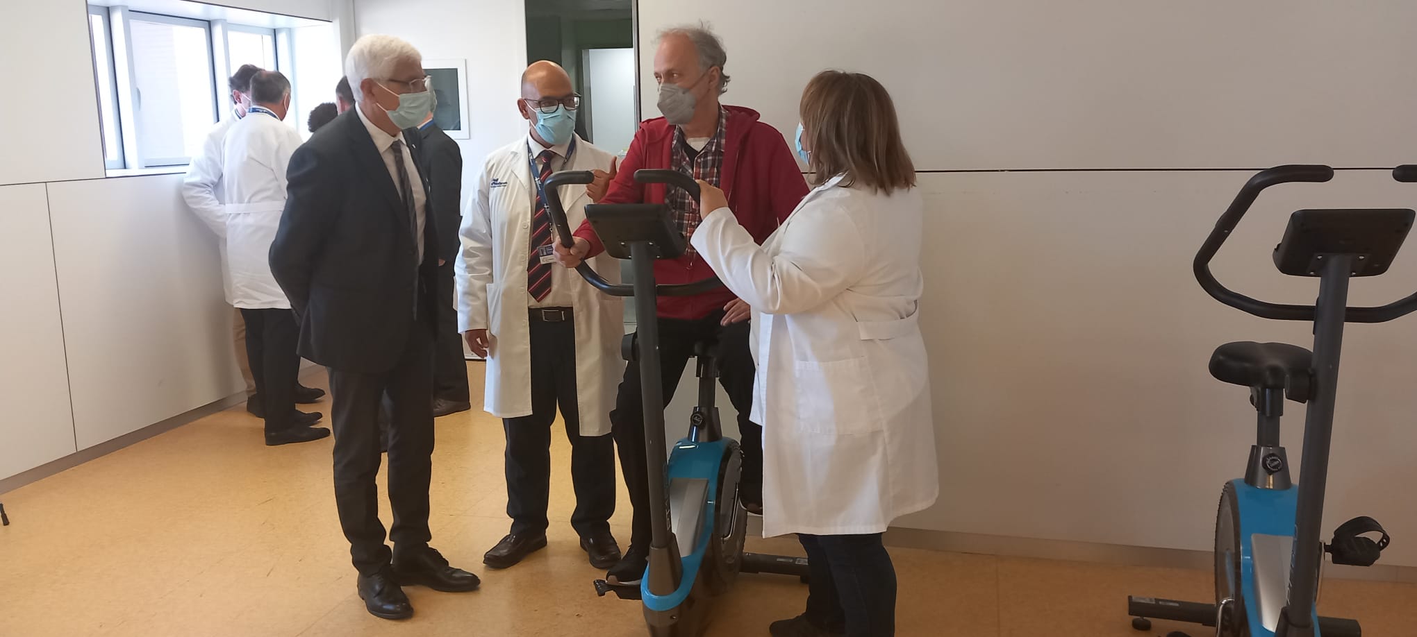Catalunya fa el primer trasplantament pulmonar completament robòtic del món amb una nova via d’accés