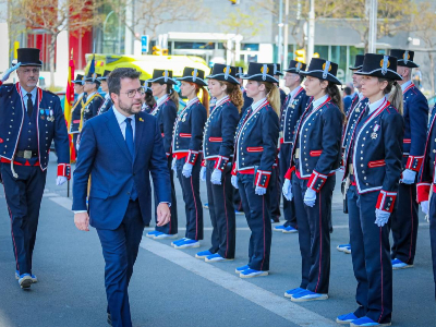 El president, passant evista a la formació de Guàrdia d’Honor del cos de Mossos d’Esquadra (foto: Jordi Bedmar)