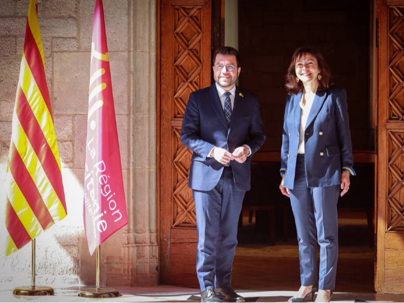 El president Pere Aragonès i la presidenta de la Regió d'Occitània, Carole Delga. (Fotografia: Jordi Bedmar)