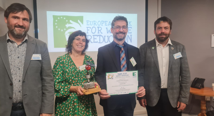 Una representació de l'EPM que ha recollit el Premi Especial del XIV Premi Europeu de Prevenció de Residus.