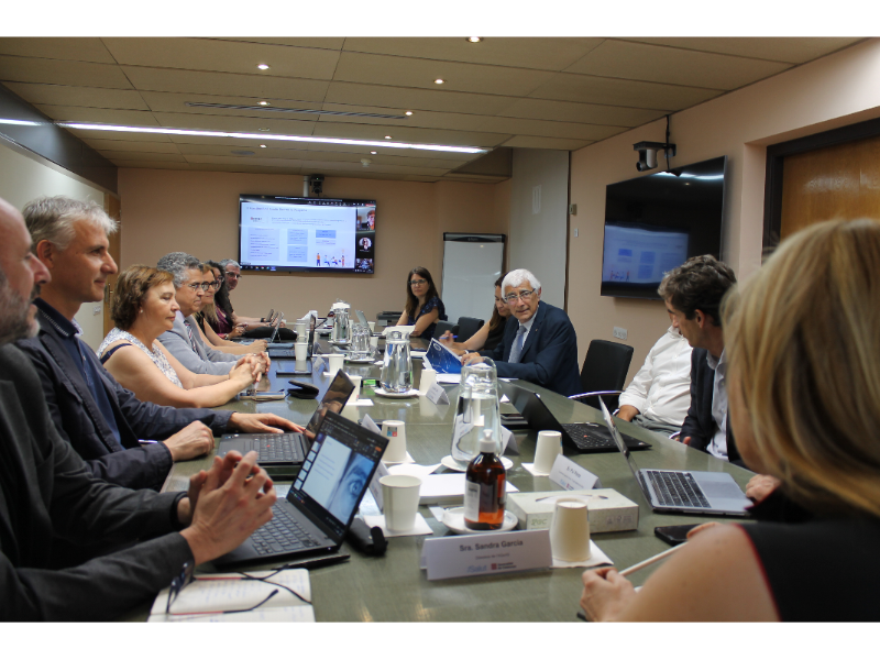 Fotografia de la primera reunió del Comitè Directiu del Programa Salut/IA presidida pel conseller de Salut, Manel Balcells i Díaz, al Departament de Salut.