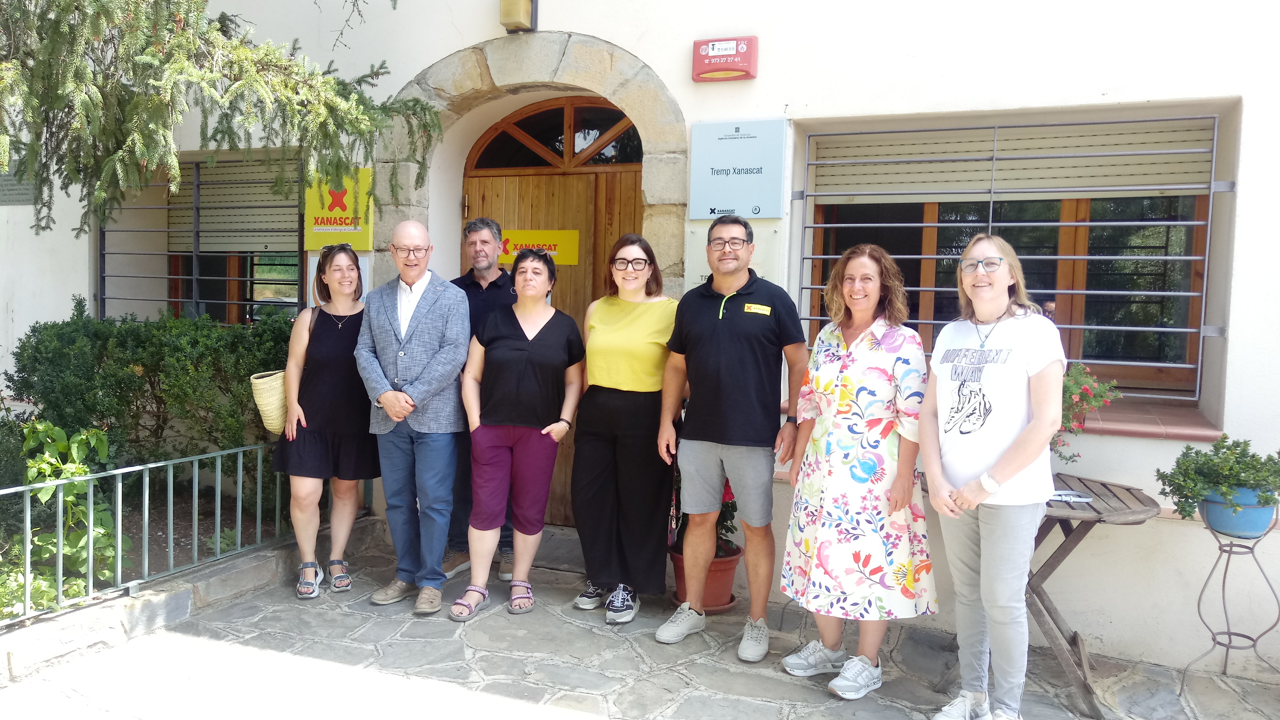 La secretària d’Infància, Adolescència i Joventut de la Generalitat (SIAJ), Núria Valls, i la directora general de l’Agència Catalana de la Joventut (ACJ), Laia Girós, visiten l'alberg Xanascat de Tremp