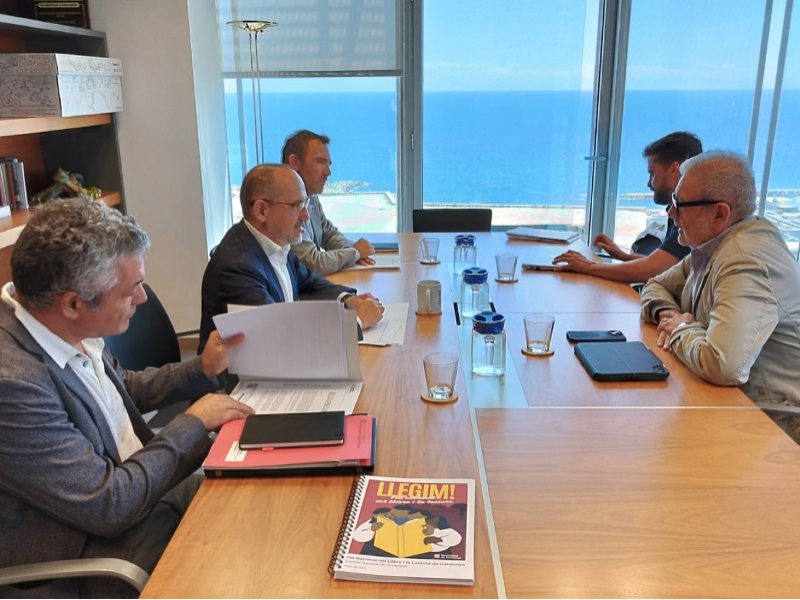 El conseller Campuzano i l'alcalde de Lleida durant la reunió mantinguda al Departament de Drets Socials.