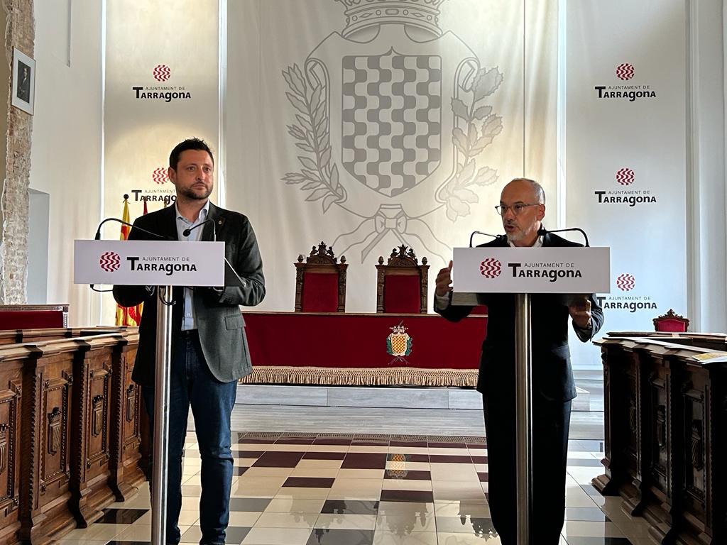 El conseller Campuzano amb l'alcalde de Tarragona, Rubén Viñuales.