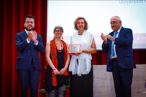 Durant l'acte s'ha lliurat el premi Jaume Vicens Vives  i les distincions (Foto: Jordi Bedmar)