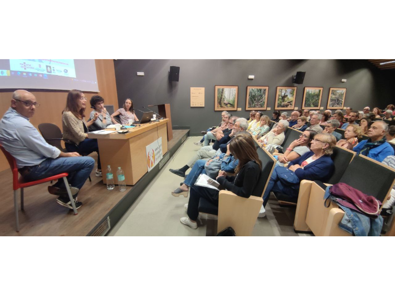 Debat entre els ponents durant les V Jornades del Maquis al Centre de Cultura i Natura de Can Trona de la Vall d¿en Bas (Garrotxa). 