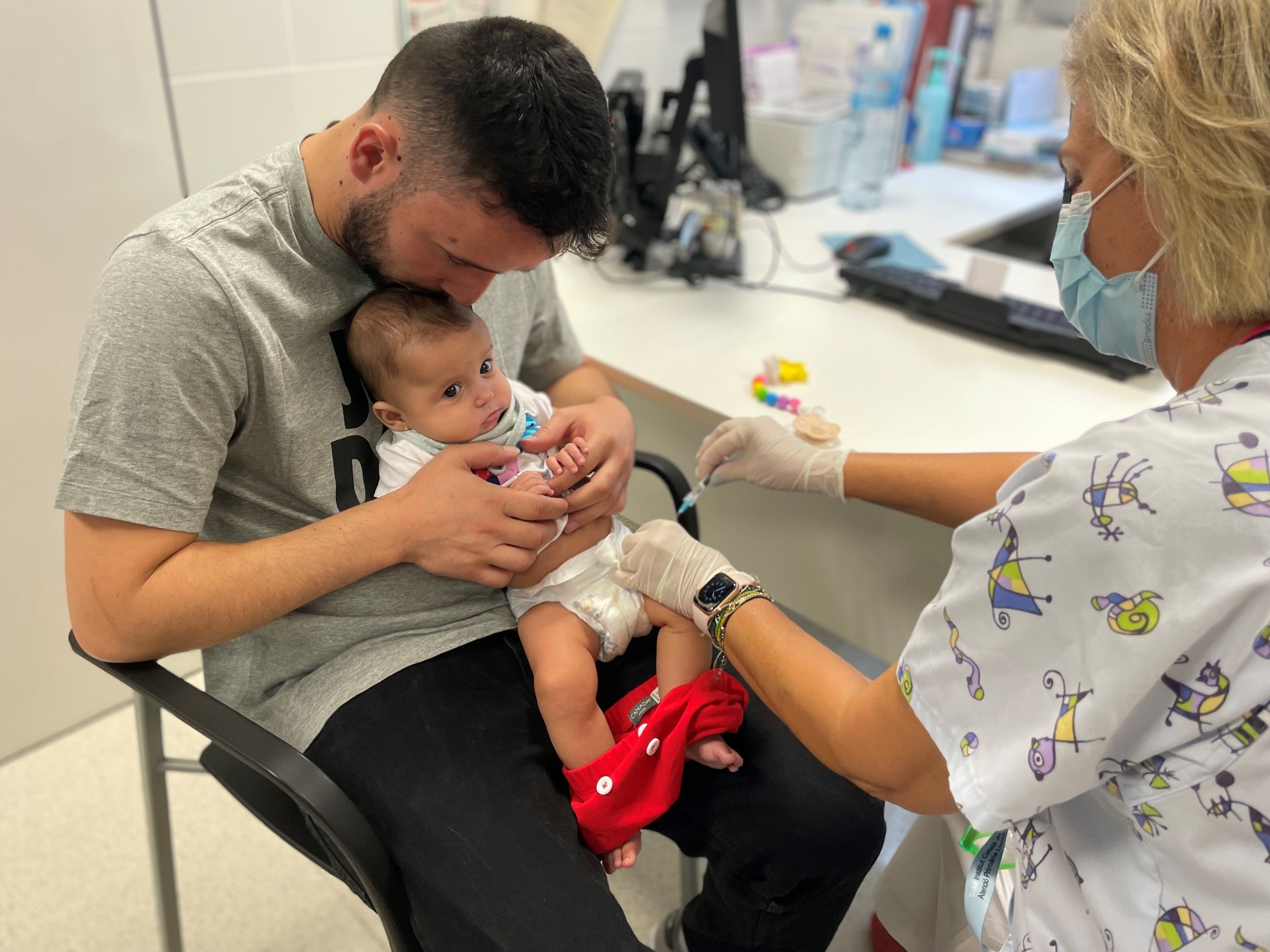 Imagen del artículo Arrenca a la Regió Sanitària Lleida la campanya d'immunització dels nadons contra el virus respiratori sincicial per evitar la bronquiolitis