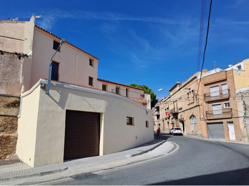 Entorn urbà exterior de Can Casals a les Borges del Camp (Baix Camp)