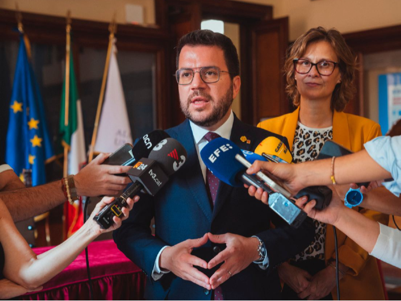 El president Aragonès en declaracions davant la premsa, a Bolonya