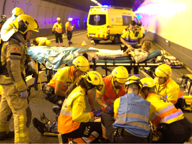 Imagen del artículo Simulacre d'accident de trànsit greu amb incendi i ferits als Túnels de Vallvidrera