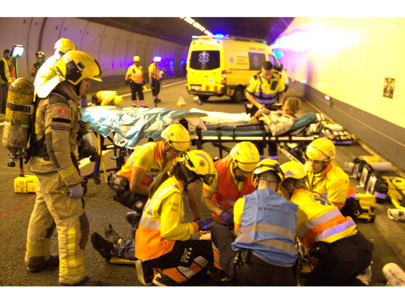 Imagen del artículo Simulacre d'accident de trànsit greu amb incendi i ferits als Túnels de Vallvidrera