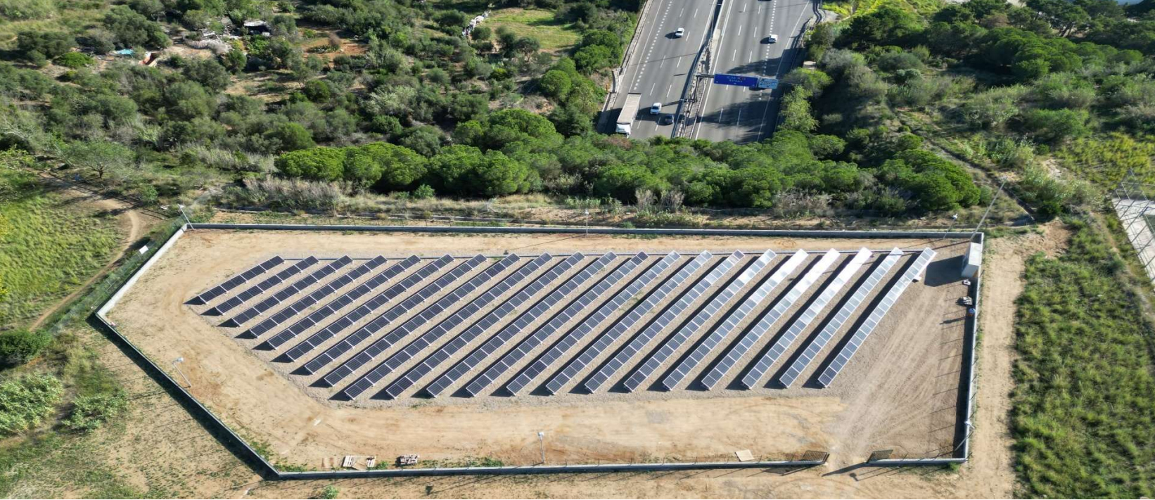 Imagen del artículo Territori instal·larà 22 plantes fotovoltaiques per assolir l'autoconsum als 6.000 quilòmetres de les carreteres de la Generalitat el 2026