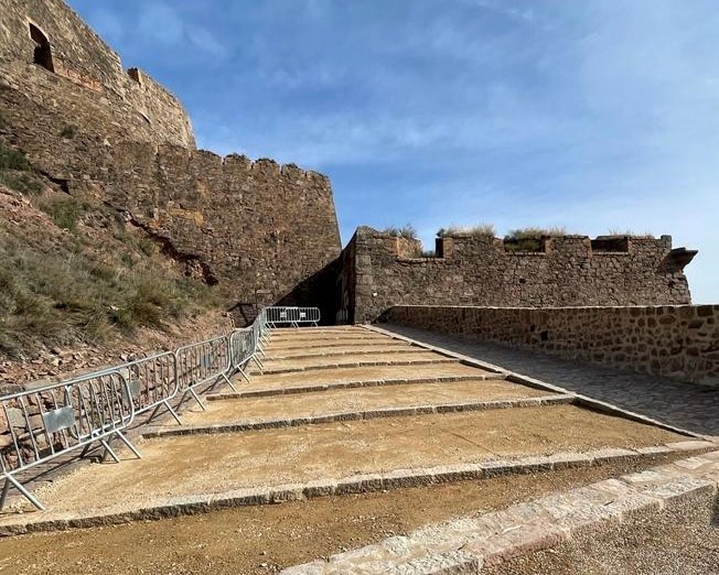Imagen del artículo Finalitzen les obres de millora al camí cobert del castell de Cardona