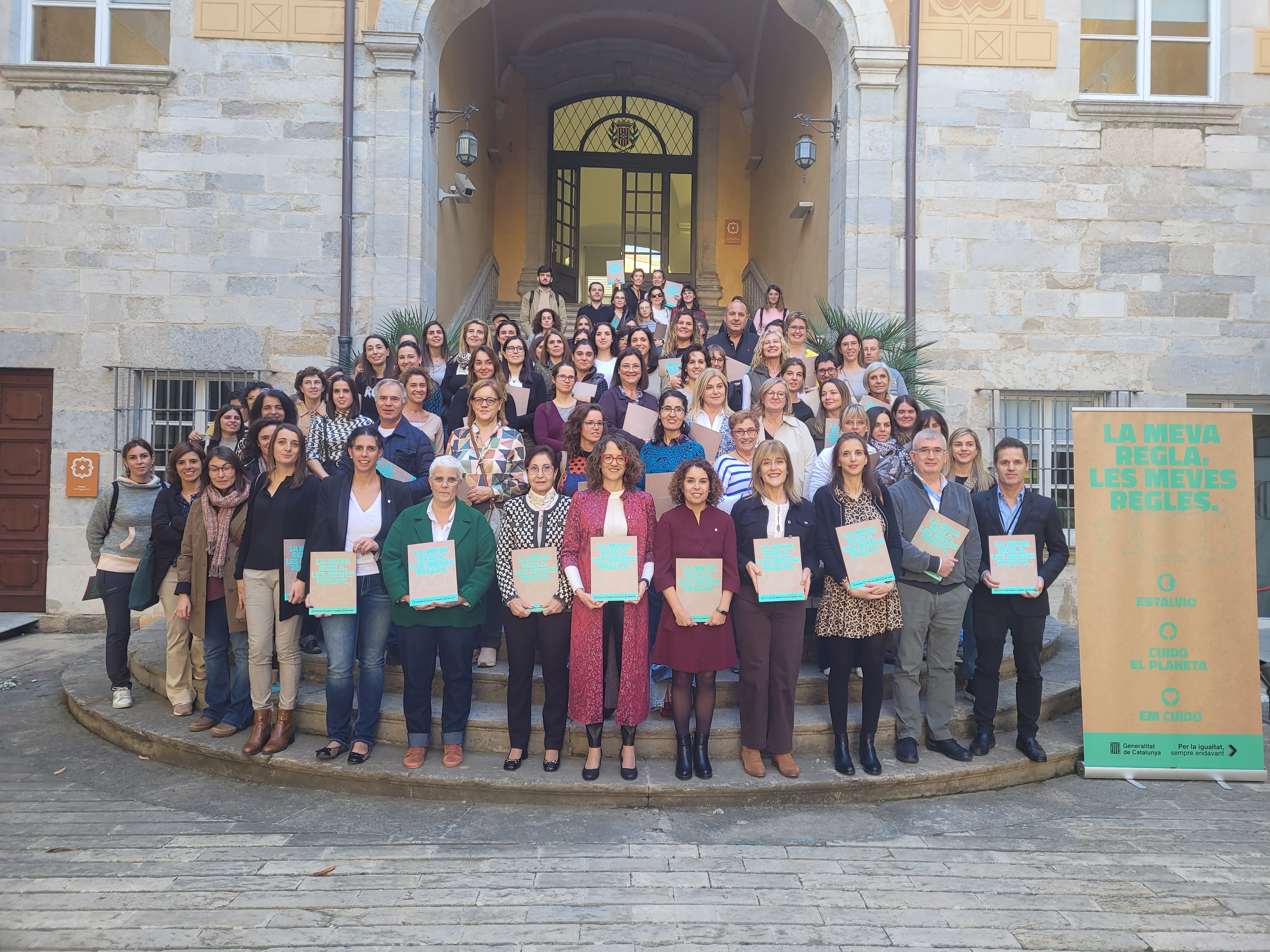 Els farmacèutics i farmacèutiques de Girona avui a la formació organitzada pel Departament d'Igualtat i Feminismes amb el Consell de Col·legis Farmacèutics de Catalunya, a la seu de la Generalitat a Girona.