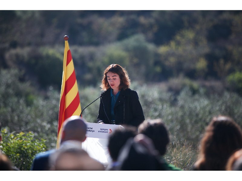 La consellera de Justícia, Drets i Memòria, Gemma Ubasart, durant la inauguració d¿una nova placa al Memorial de les Camposines.