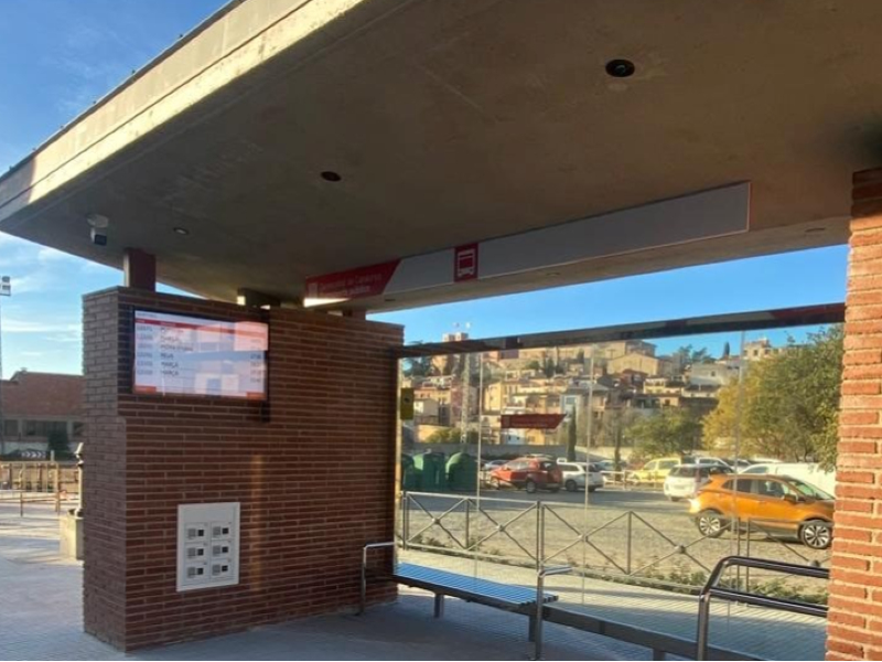 Imagen del artículo Territori posa en servei una nova parada d'autobusos a Falset
