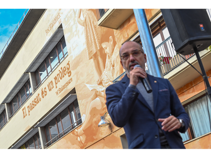 Campuzano ha inaugurat el mural de la Residència de Gràcia