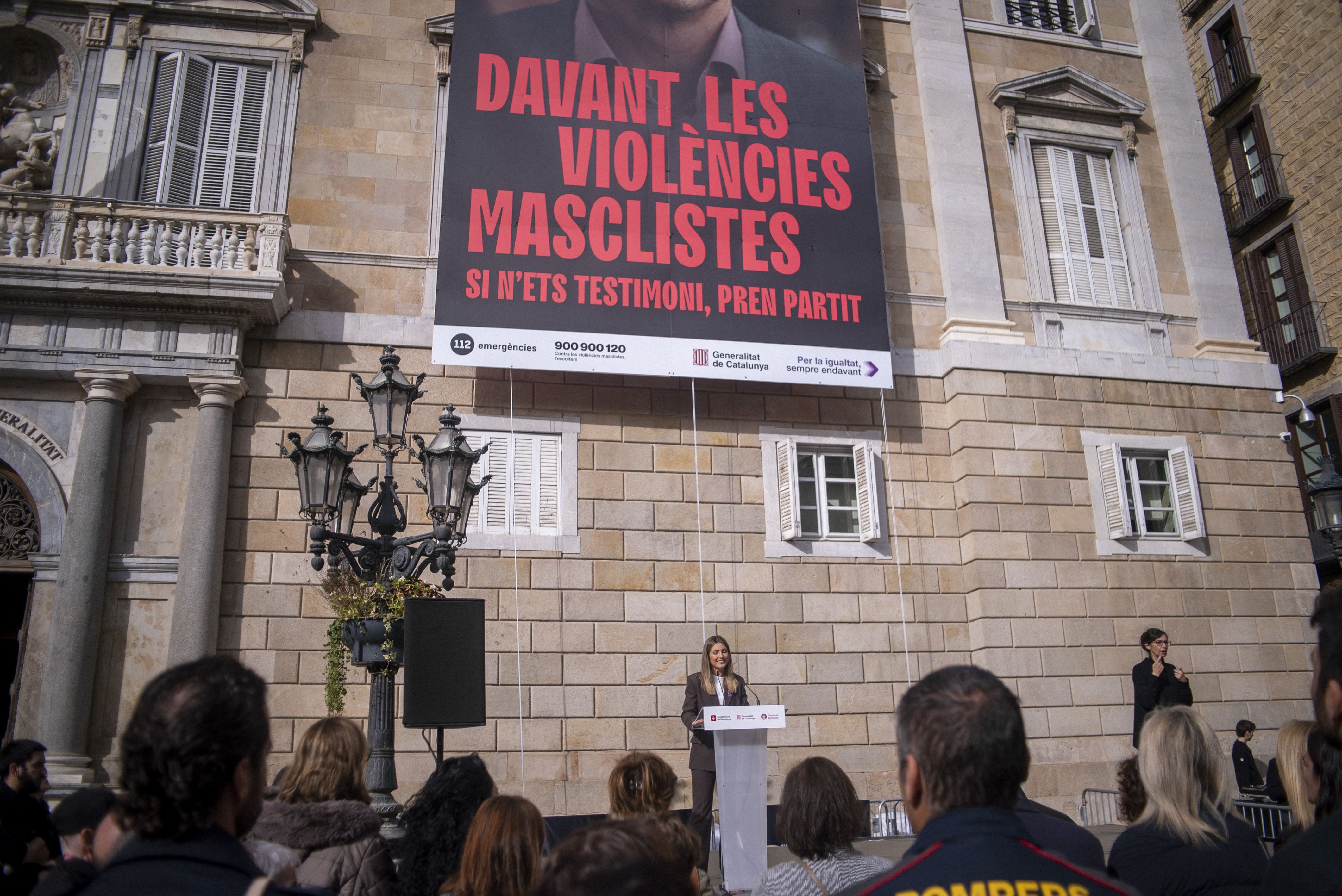 El Govern commemora el Dia Internacional per a l'Eliminació de la Violència vers les Dones. La periodista Danae Boronat ha estat l’encarregada de llegir la declaració institucional. 