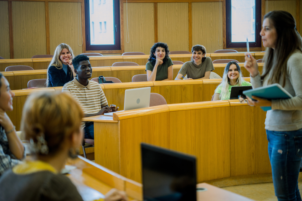 Imagen del artículo El desplegament del Pla d'enfortiment de la llengua catalana impulsa una dotzena de mesures en el sistema universitari i de recerca per fomentar l'ús del català