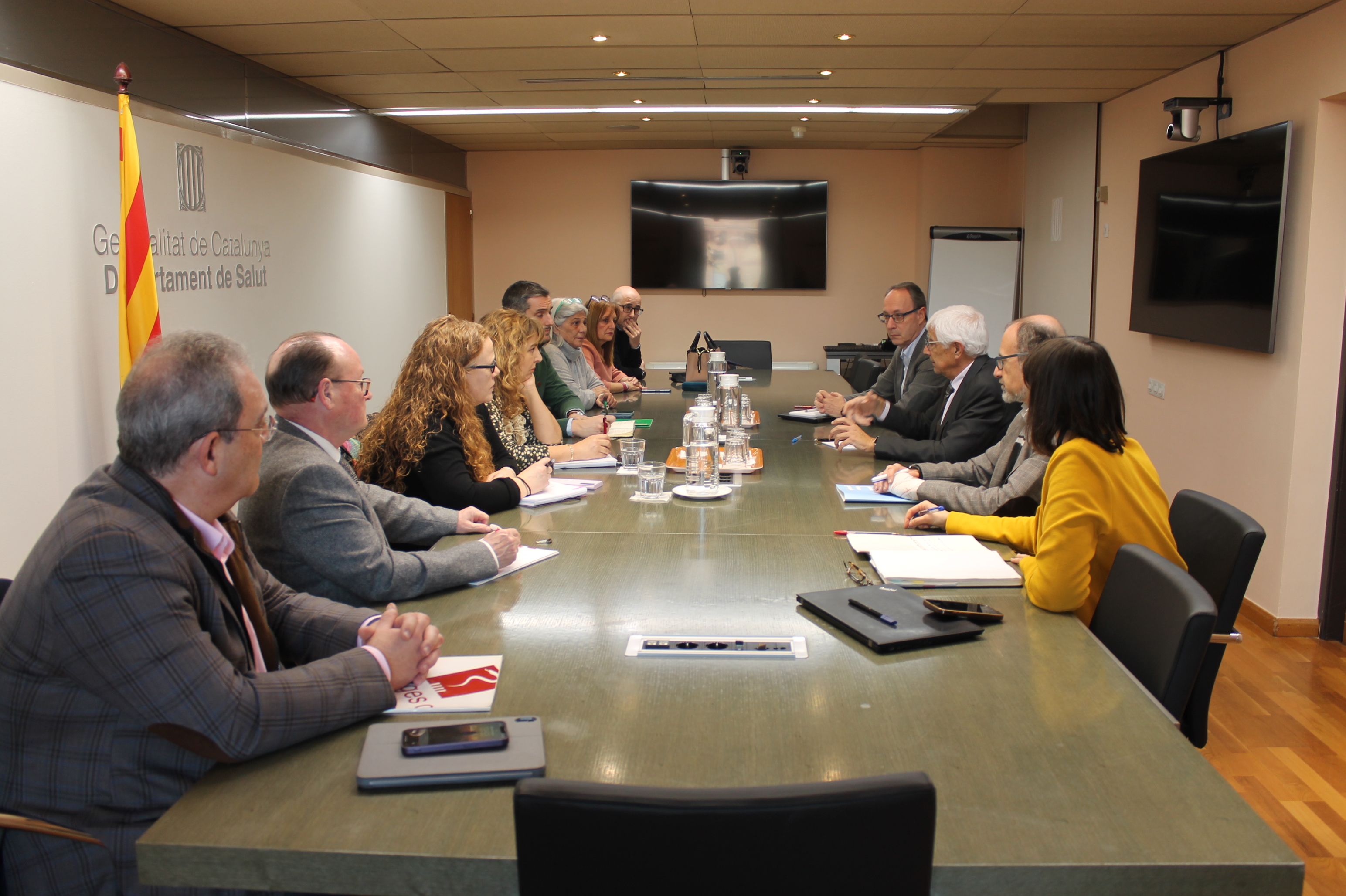 El conseller Balcells, reunit amb representants dels sindicats (UGT, CCOO, SATSE i Metges de Catalunya) al Departament de Salut.