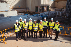 El president Aragonès, acompanyat del conseller Mascort, durant la visita (Fotografia: Arnau Carbonell)