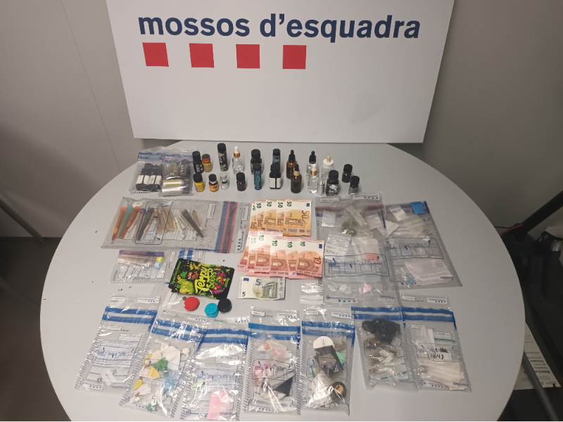 Imagen del artículo Els Mossos d'Esquadra detenen deu persones per tràfic de drogues durant un dispositiu de seguretat a un festival de música electrònica a Barcelona