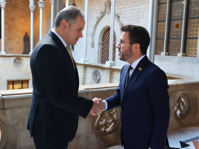 El president Aragonès amb el cònsol general d’Ucraïna (fotografia: Rubén Moreno)