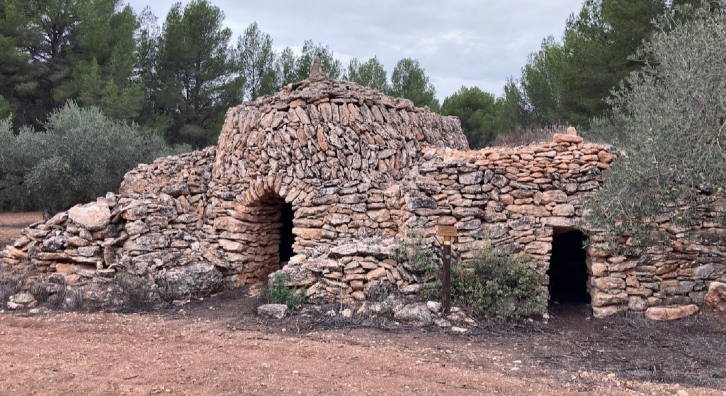 Imagen del artículo Aprovada la protecció de les barraques de pedra seca de la Ruta de la Capona, al Pla de Santa Maria