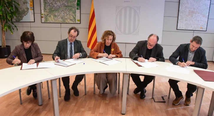 Imagen del artículo La Generalitat i les entitats professionals de la construcció signen un conveni per inspeccionar edificis amb risc per a les persones