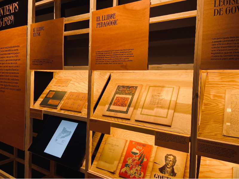 Imagen del artículo Darrers dies per visitar l'exposició Els llibres de la Generalitat republicana (1931-1939) que ja han vist 17.000 persones