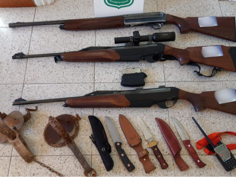 Els Agents Rurals denuncien una persona que circulava amb un vehicle amb una arma carregada i desenfundada al Lluçanès